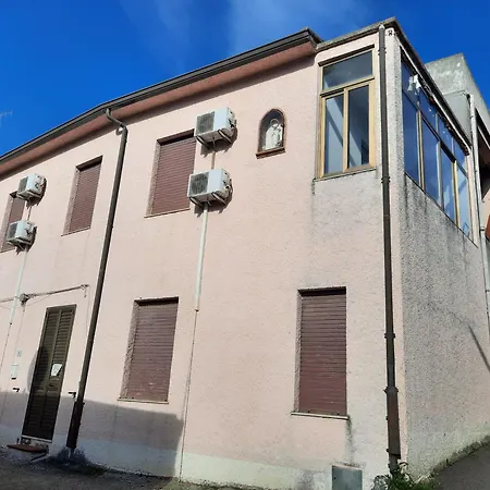 Feriehus Domu Asquer 5 *